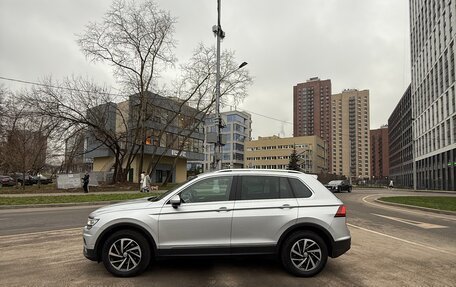 Volkswagen Tiguan II, 2018 год, 2 650 000 рублей, 3 фотография
