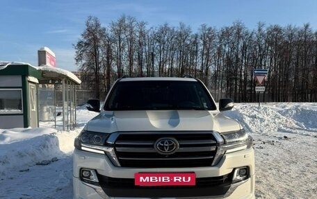 Toyota Land Cruiser 200, 2018 год, 7 450 000 рублей, 2 фотография