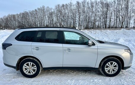 Mitsubishi Outlander III рестайлинг 3, 2013 год, 1 500 000 рублей, 4 фотография