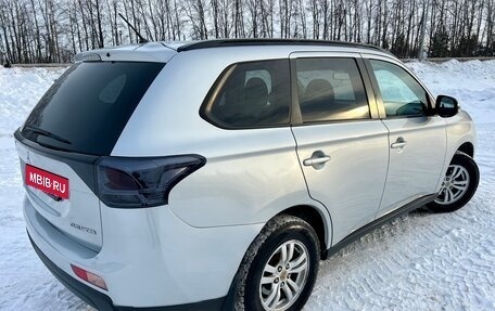 Mitsubishi Outlander III рестайлинг 3, 2013 год, 1 500 000 рублей, 5 фотография