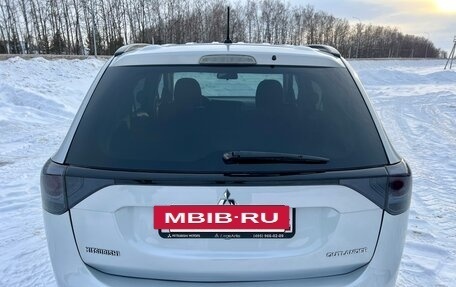 Mitsubishi Outlander III рестайлинг 3, 2013 год, 1 500 000 рублей, 6 фотография