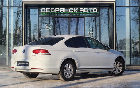Volkswagen Passat B8 рестайлинг, 2017 год, 1 850 000 рублей, 3 фотография