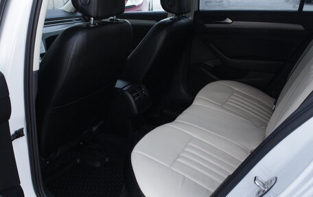 Volkswagen Passat B8 рестайлинг, 2017 год, 1 850 000 рублей, 15 фотография