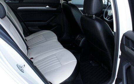 Volkswagen Passat B8 рестайлинг, 2017 год, 1 850 000 рублей, 16 фотография