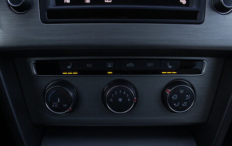 Volkswagen Passat B8 рестайлинг, 2017 год, 1 850 000 рублей, 17 фотография