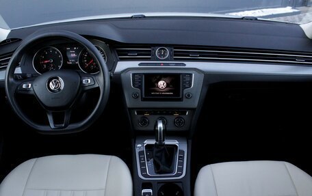 Volkswagen Passat B8 рестайлинг, 2017 год, 1 850 000 рублей, 7 фотография