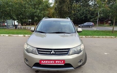Mitsubishi Outlander III рестайлинг 3, 2008 год, 1 020 000 рублей, 31 фотография