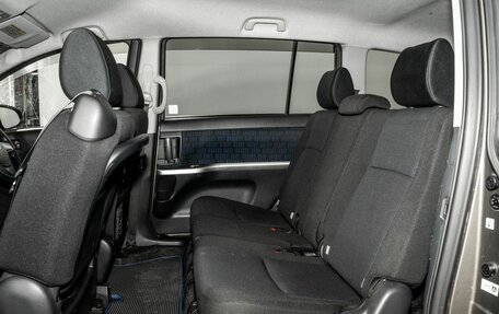 Toyota ISis I, 2015 год, 1 590 000 рублей, 7 фотография