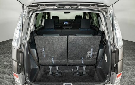 Toyota ISis I, 2015 год, 1 590 000 рублей, 16 фотография