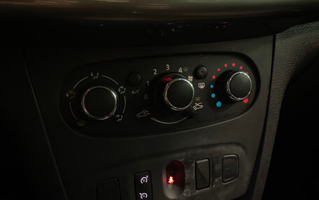 Renault Sandero II рестайлинг, 2016 год, 750 000 рублей, 13 фотография