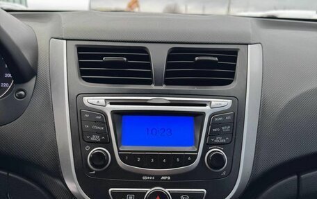 Hyundai Solaris II рестайлинг, 2011 год, 529 000 рублей, 11 фотография