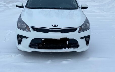 KIA Rio IV, 2018 год, 850 000 рублей, 1 фотография
