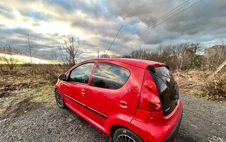 Peugeot 107 I рестайлинг, 2011 год, 380 000 рублей, 4 фотография