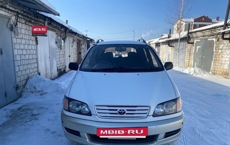 Toyota Ipsum II, 1997 год, 499 000 рублей, 2 фотография