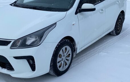 KIA Rio IV, 2018 год, 850 000 рублей, 3 фотография