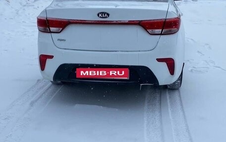 KIA Rio IV, 2018 год, 850 000 рублей, 6 фотография