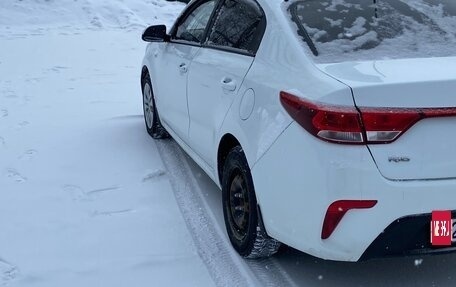 KIA Rio IV, 2018 год, 850 000 рублей, 4 фотография