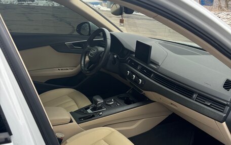 Audi A4, 2017 год, 2 300 000 рублей, 8 фотография