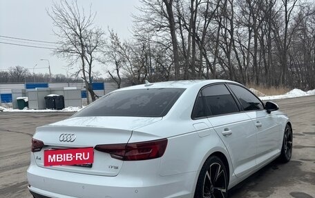 Audi A4, 2017 год, 2 300 000 рублей, 4 фотография