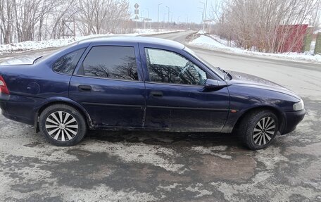 Opel Vectra B рестайлинг, 1998 год, 300 000 рублей, 3 фотография