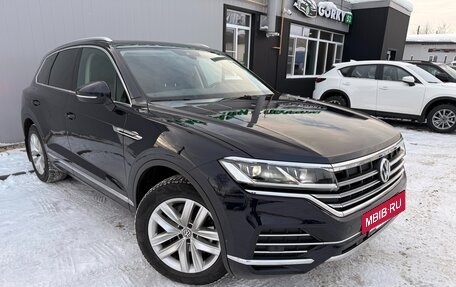 Volkswagen Touareg III, 2019 год, 4 499 000 рублей, 2 фотография