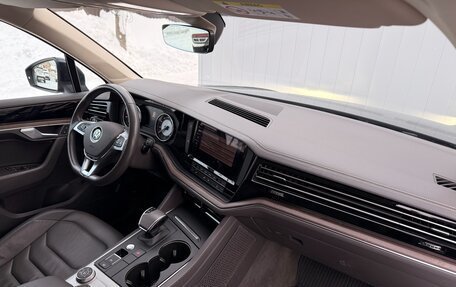 Volkswagen Touareg III, 2019 год, 4 499 000 рублей, 14 фотография