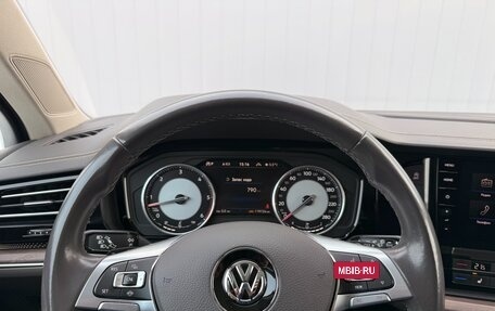 Volkswagen Touareg III, 2019 год, 4 499 000 рублей, 16 фотография