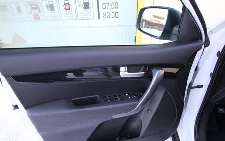 KIA Sorento II рестайлинг, 2015 год, 1 995 000 рублей, 24 фотография