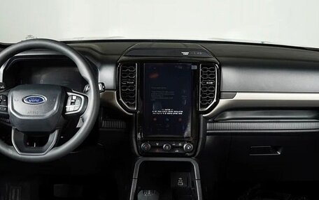 Ford Everest II, 2022 год, 9 000 000 рублей, 7 фотография