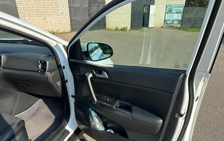 KIA Sportage IV рестайлинг, 2018 год, 2 200 000 рублей, 10 фотография