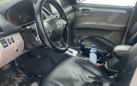 Mitsubishi Pajero Sport II рестайлинг, 2011 год, 1 800 000 рублей, 5 фотография