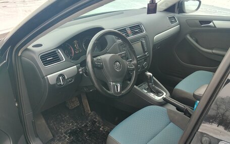 Volkswagen Jetta VI, 2013 год, 724 000 рублей, 3 фотография