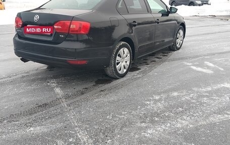 Volkswagen Jetta VI, 2013 год, 724 000 рублей, 2 фотография