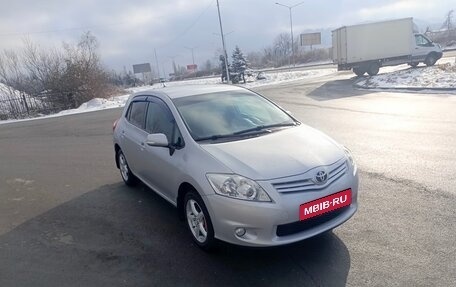 Toyota Auris II, 2011 год, 750 000 рублей, 3 фотография
