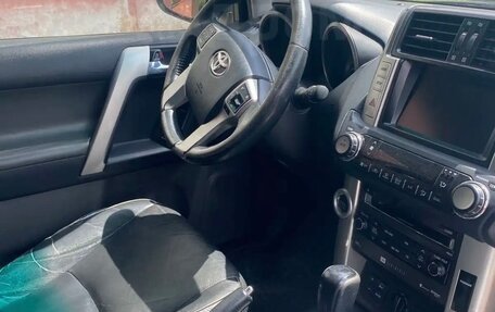 Toyota Land Cruiser Prado 150 рестайлинг 2, 2011 год, 2 200 000 рублей, 11 фотография