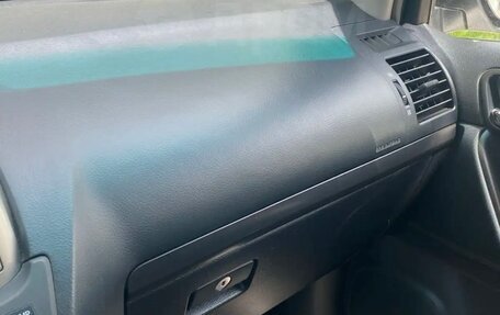 Toyota Land Cruiser Prado 150 рестайлинг 2, 2011 год, 2 200 000 рублей, 21 фотография