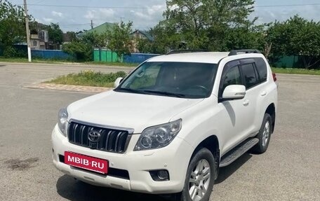 Toyota Land Cruiser Prado 150 рестайлинг 2, 2011 год, 2 200 000 рублей, 2 фотография