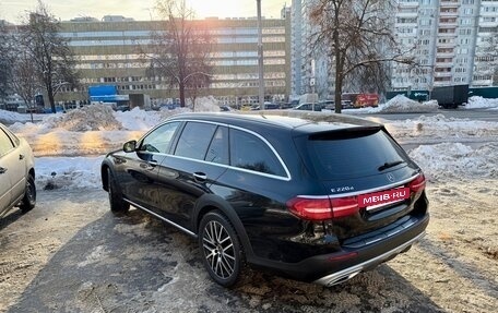 Mercedes-Benz E-Класс, 2020 год, 4 990 000 рублей, 4 фотография