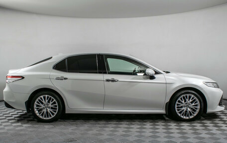 Toyota Camry, 2020 год, 3 200 000 рублей, 4 фотография