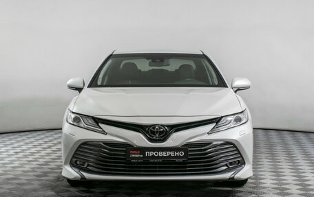 Toyota Camry, 2020 год, 3 200 000 рублей, 2 фотография