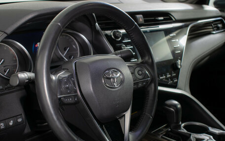 Toyota Camry, 2020 год, 3 200 000 рублей, 13 фотография