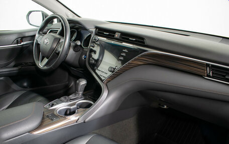 Toyota Camry, 2020 год, 3 200 000 рублей, 9 фотография