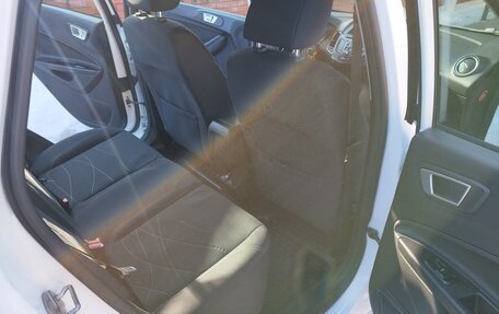 Ford Fiesta, 2015 год, 990 000 рублей, 11 фотография