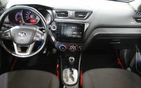 KIA Rio III рестайлинг, 2013 год, 820 000 рублей, 24 фотография