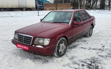 Mercedes-Benz E-Класс, 1993 год, 385 000 рублей, 1 фотография