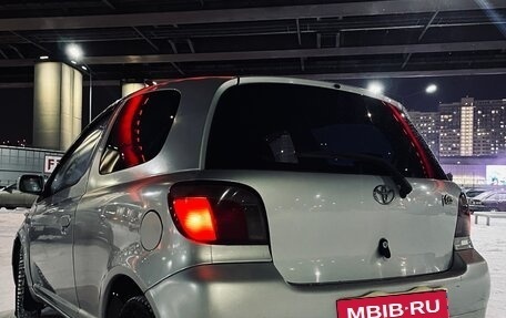 Toyota Vitz, 2000 год, 325 000 рублей, 1 фотография