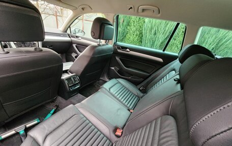 Volkswagen Passat B8 рестайлинг, 2019 год, 1 650 000 рублей, 10 фотография