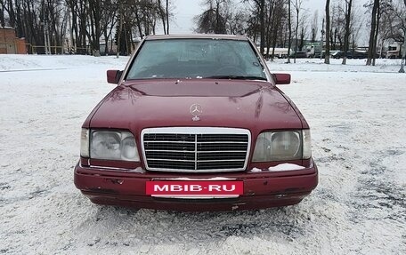 Mercedes-Benz E-Класс, 1993 год, 385 000 рублей, 2 фотография