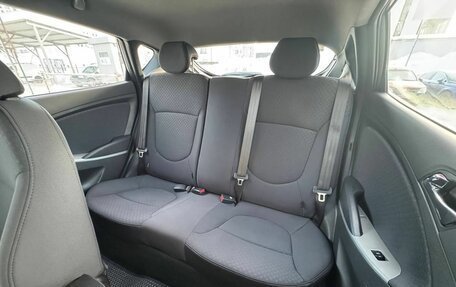 Hyundai Solaris II рестайлинг, 2013 год, 895 000 рублей, 19 фотография