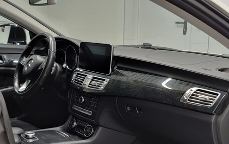 Mercedes-Benz CLS, 2015 год, 3 190 000 рублей, 15 фотография